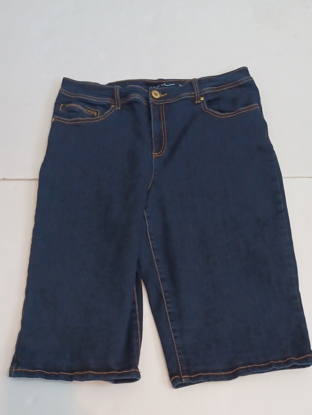 INC Denim Sz.16 Stretch Denim Shorts. L.14". R.11". W.36". Zip Pocket. Dark. EUC